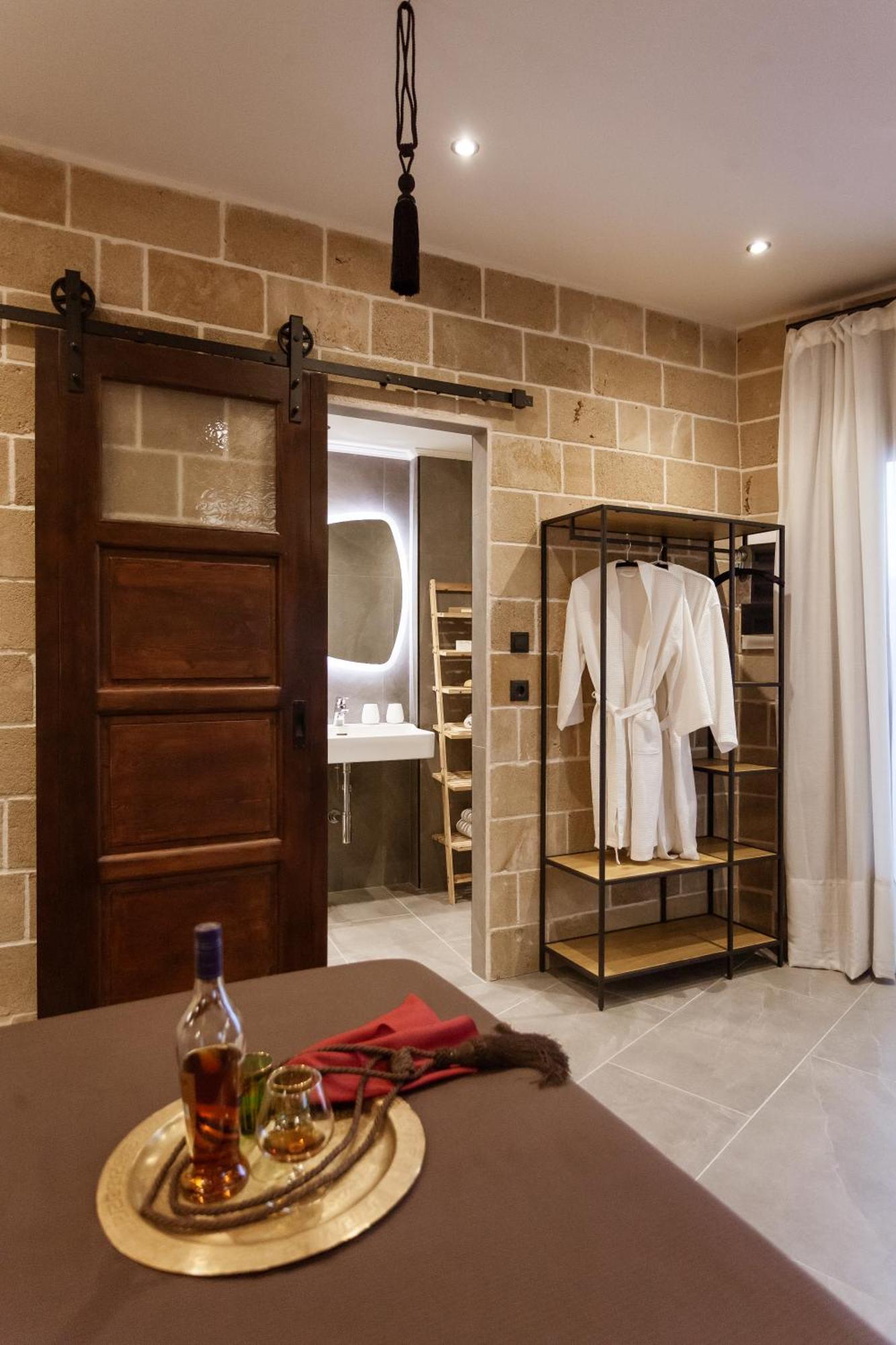 Utopia Luxury Suites - Old Town Rhodes City Εξωτερικό φωτογραφία
