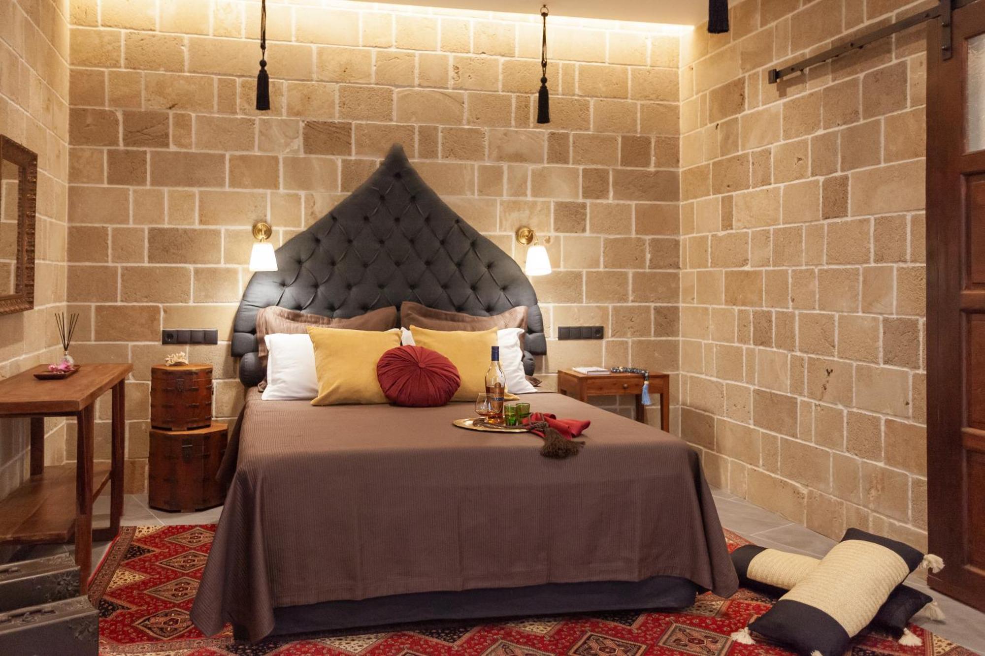 Utopia Luxury Suites - Old Town Rhodes City Εξωτερικό φωτογραφία